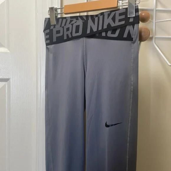 Nike Pro - Athletic Leggings - Grey / Black - XS - Picture 3 of 13